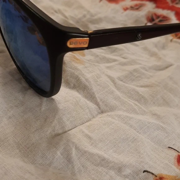 REVO H20 vintage sunglasses blue lenses 850 Grand Classic